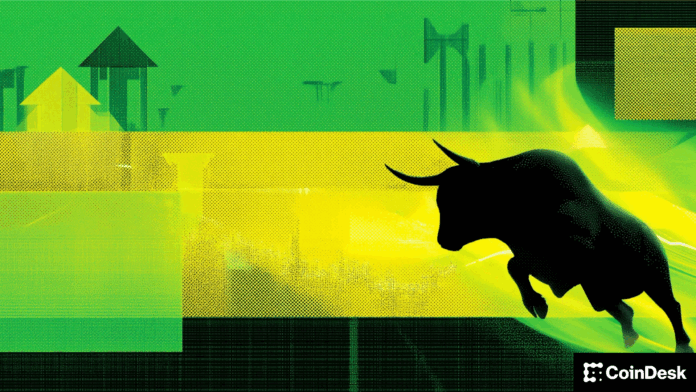 Bitcoin, Ether Catch Friday Afternoon Bids, Rise to Three-Week Highs